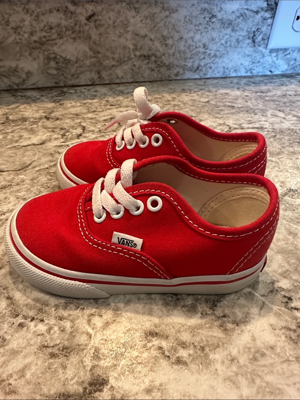 Vans Kids Classic Low-Top Canvas Sneakers in Red with White Laces